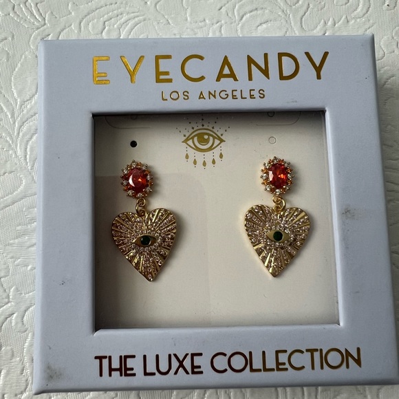 Eye Candy Corazón Statement Earrings - Picture 3 of 3